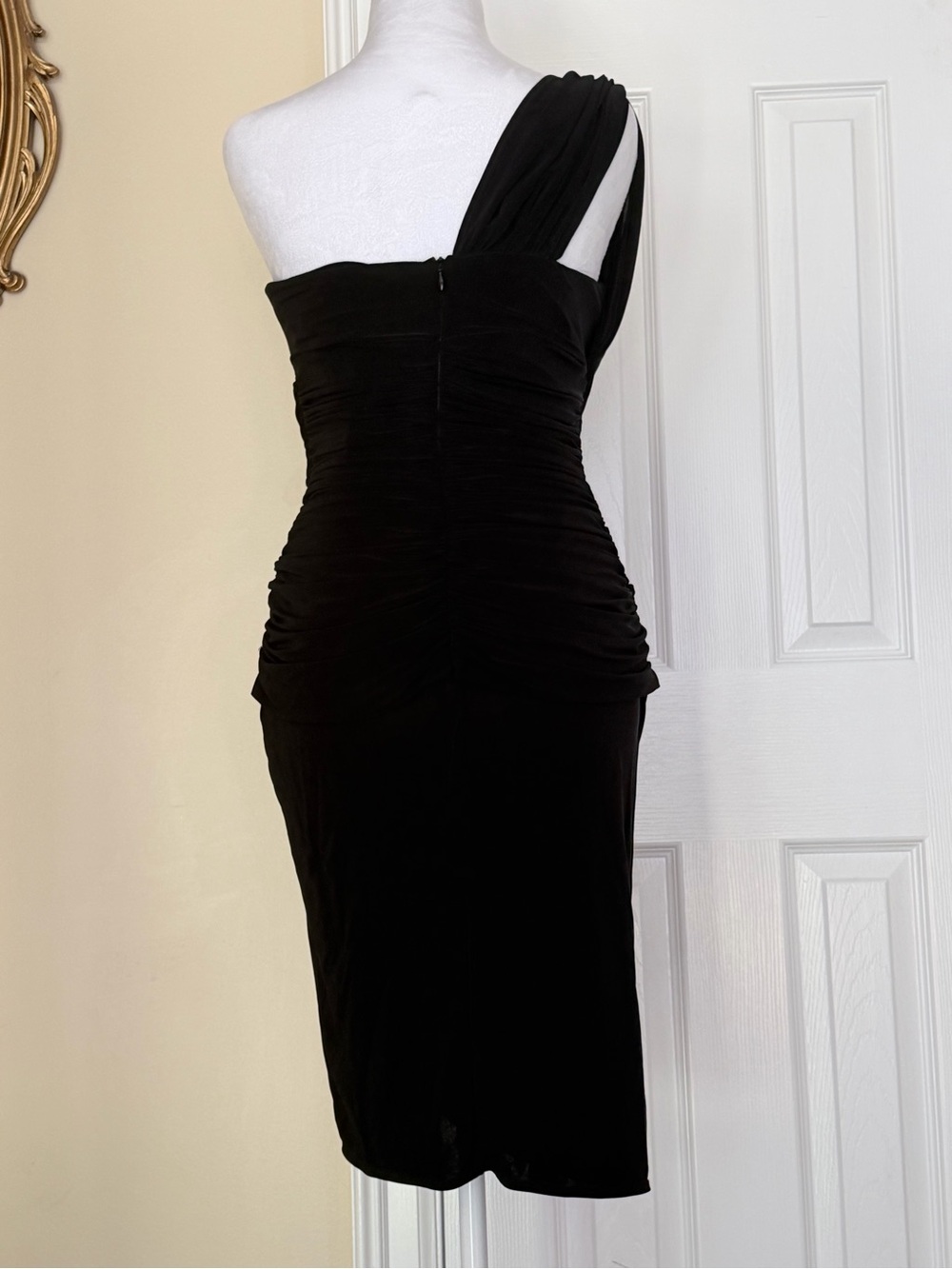 Marciano One-Shoulder Black Ruched Drape Dress Back Zip Sexy Fitted Small NWT - Picture 11 of 12